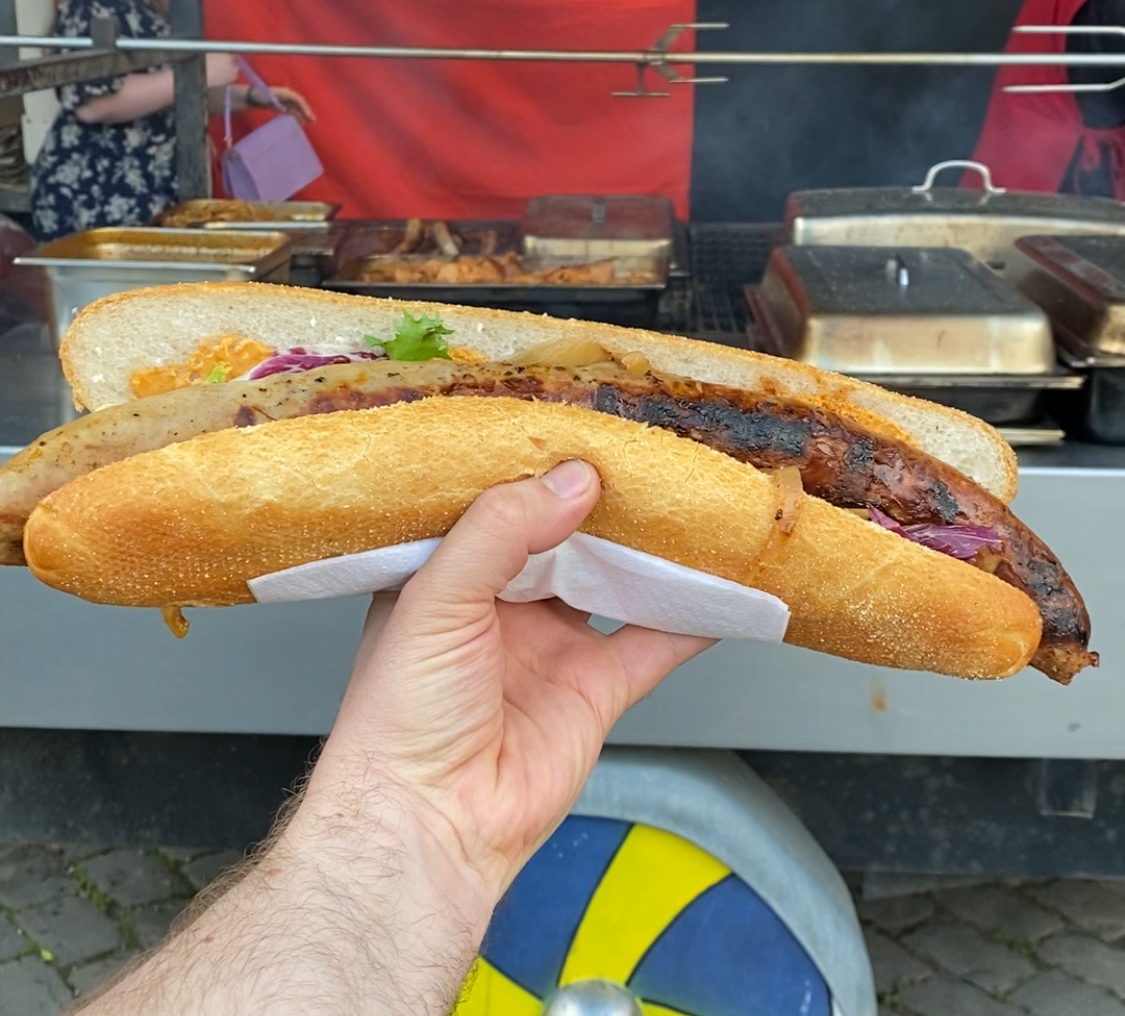 3 Endroits sympa où manger les meilleurs hot dogs à Bruxelles 🌭