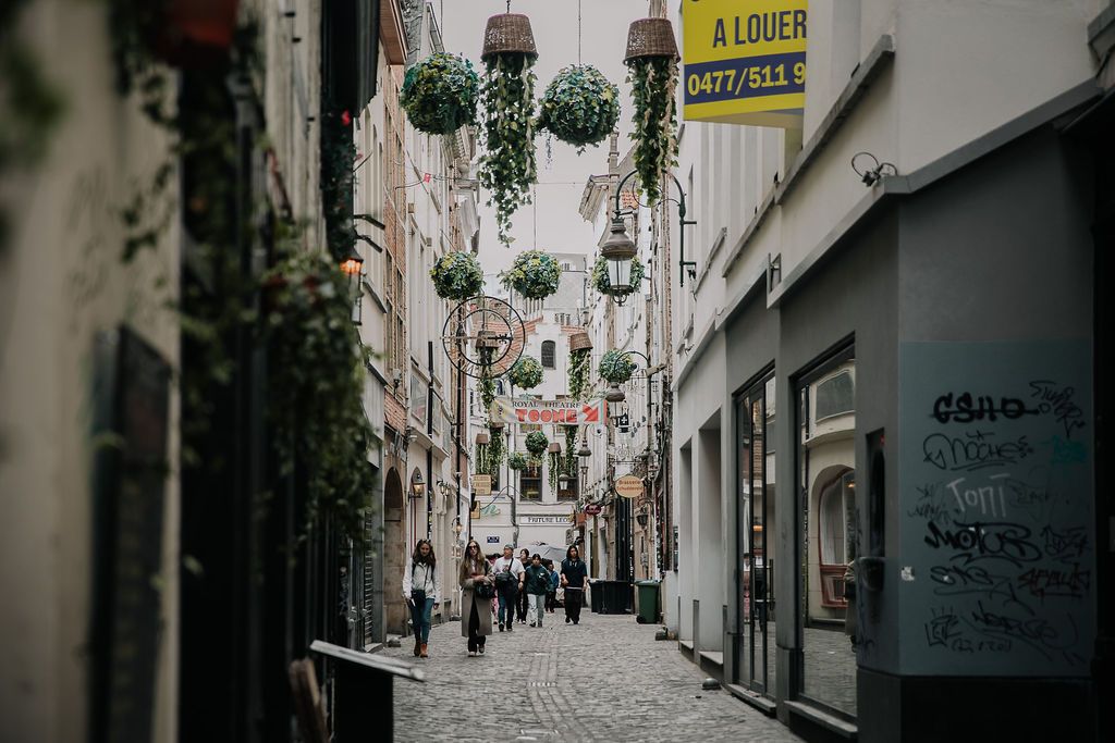 Découvrez les Nouvelles Adresses Gourmandes de la Rue des Bouchers à Bruxelles🍽️